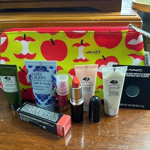 Makeup Lot  - Picture 1 of 8